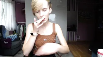 sunny_nicole attractive bitch fucks her cap