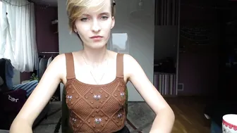 sunny_nicole attractive bitch fucks her cap