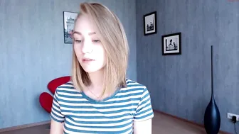 stretchinggirl big tits and neat vagina