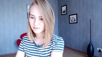 stretchinggirl big tits and neat vagina