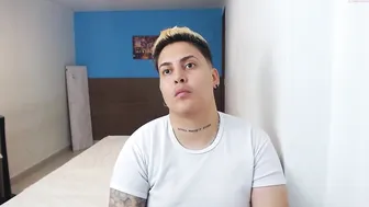 lexa_and_jacob sexy blonde pulls pussy hand