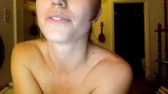 highpillows slut pussy fingers in pussy