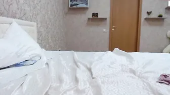 girl_of_yourdreams amazing babe jerking her shaved cunt