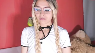 fucking_in_secret mature chick pulls pussy