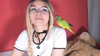 fucking_in_secret mature chick pulls pussy