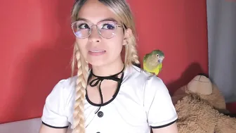 fucking_in_secret mature chick pulls pussy