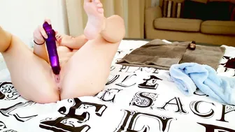 clsx_x stroking boobs