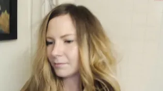 nattydaddy92 slut in stockings fucks clit