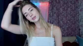 emmi_rosee Ardent chick