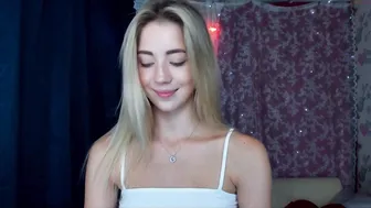 emmi_rosee Ardent chick