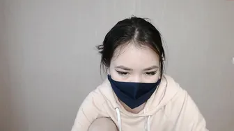 lottos_eye sweet lady takes off her dress