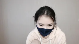 lottos_eye sweet lady takes off her dress