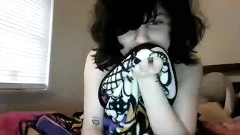 xx_buggy wild confused jumps on sex toy