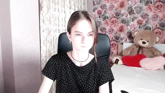 little_cookies pretty lady fucking pussy with sex machine