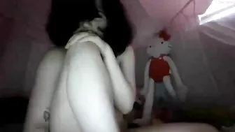 xx_buggy depraved beauty masturbates pussy