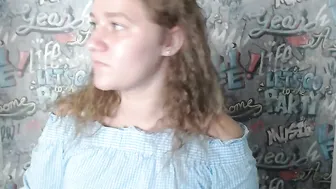 helen_lee crazy bitch fucks herself with fingers