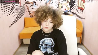 jia_honey incredible shows off gorgeous boobs