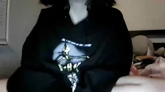 xx_buggy luxurious bitch fucks pussy with phallus