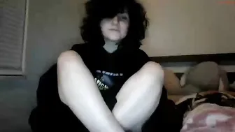 xx_buggy luxurious bitch fucks pussy with phallus