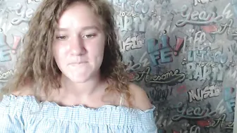 helen_lee sexy doll squeezes shaved holes