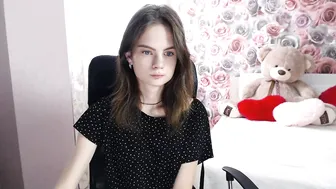 little_cookies crazy girl plows pussy with phallus