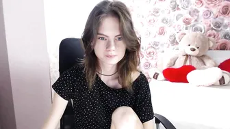 little_cookies crazy girl plows pussy with phallus