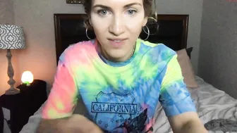 daddysbabybird busty chick caresses shaved pussy