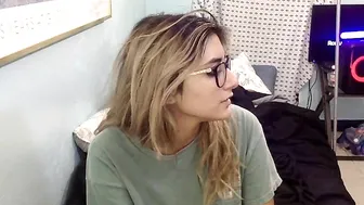 alicakes19 gorgeous girls dance completely naked