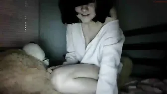 xx_buggy greedily fucks herself with a toy