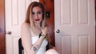 9mmbaby modest model posing in fries