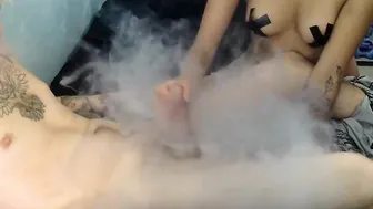 alicakes19 jerks off and gets an incredible orgasm