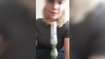 mia malkova onlyfans cute milf fucks shaved cunt