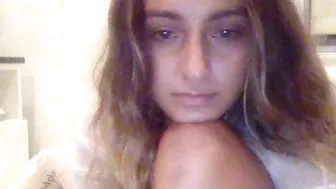 6persiankitty9 gorgeous blonde seduces with big tits