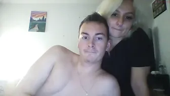 k10l96 tasty babe fucks both holes