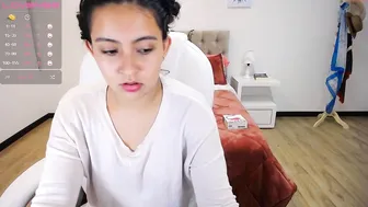 violet_honey18 shy girl exposes beautiful tits