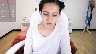 violet_honey18 shy girl exposes beautiful tits