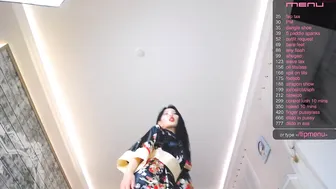 linakim impressive babe fucks anus