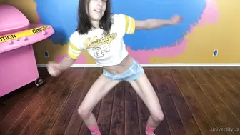 university liz onlyfans busty blonde with tattoo fucks both holes