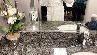 mia malkova onlyfans gorgeous ladies twirl tight ass