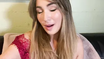 stepanka onlyfans housewalker reveals her delicious body