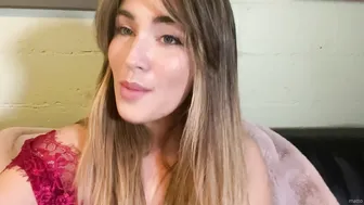 stepanka onlyfans housewalker reveals her delicious body