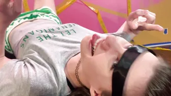 university liz onlyfans juicy chick fingers her shaved holes