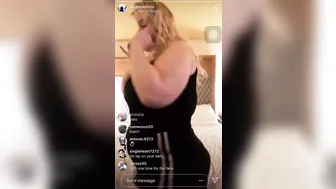 victoryaxo onlyfans takes off her panties