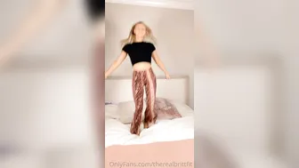 therealbrittfit onlyfans hot brunette posing in stockings