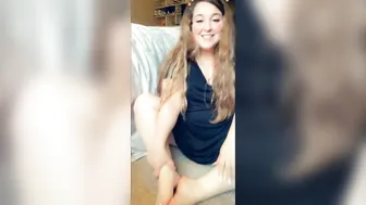 sweet arches onlyfans pulls pussy to orgasm