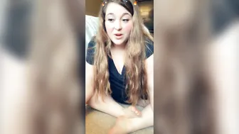 sweet arches onlyfans pulls pussy to orgasm