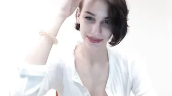 betty_boop Two beautiful girls caressing for the camera