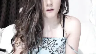 valerywilliams Busty Babe Shows Forms