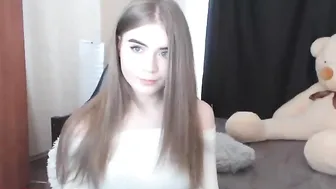 pretty_suzy Gorgeous jerks off a banana and cums.