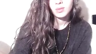 soma_saffira Cute girl caresses her charms